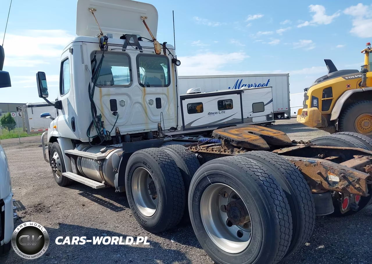 2013 Freightliner Cascadia 113 VIN:1FUJGBDV0DLBW3989 - 14
