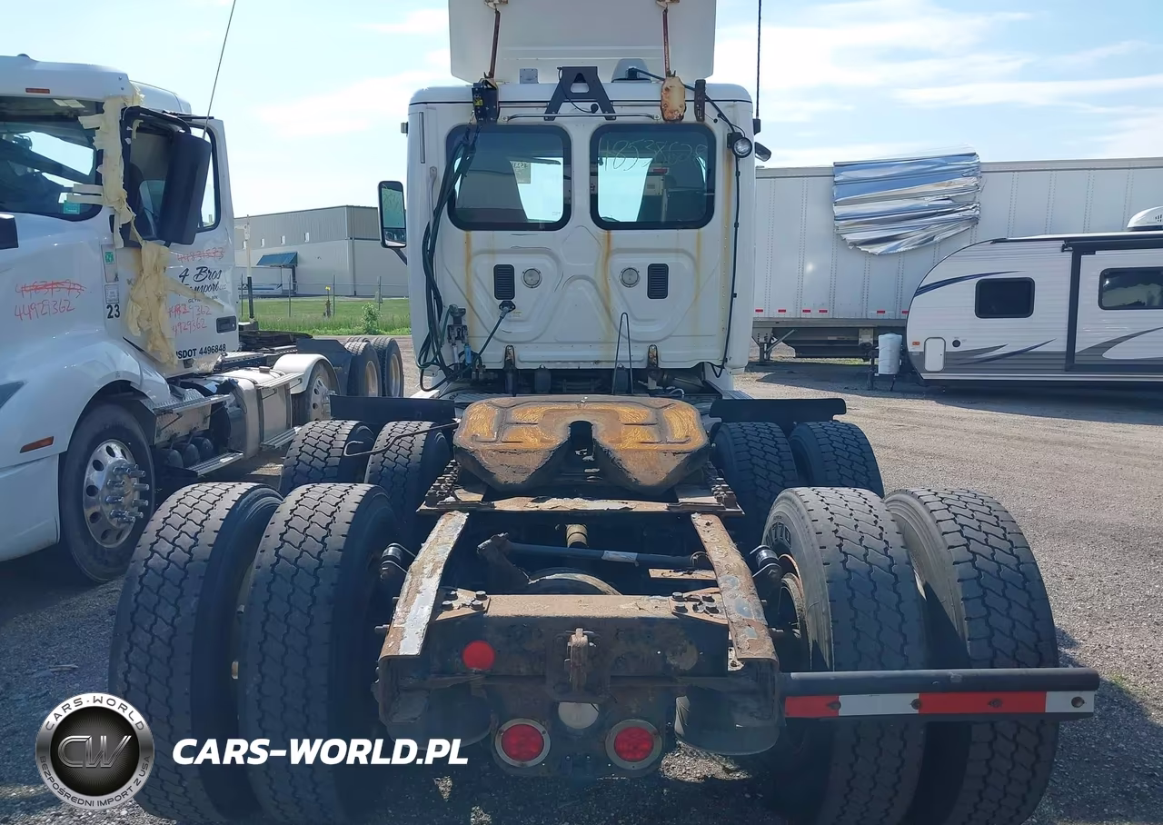 2013 Freightliner Cascadia 113 VIN:1FUJGBDV0DLBW3989 - 15