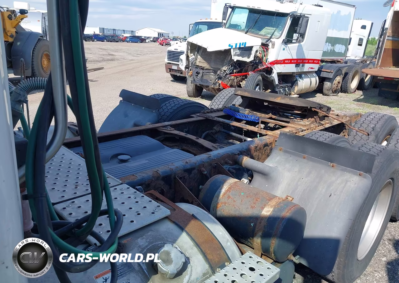 2013 Freightliner Cascadia 113 VIN:1FUJGBDV0DLBW3989 - 7