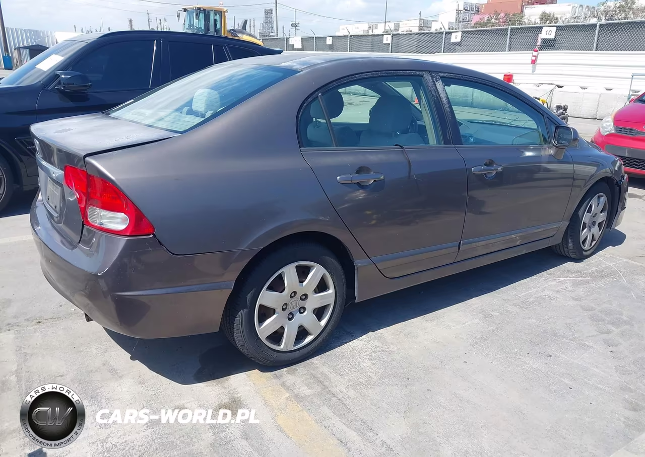 2010 Honda Civic Lx VIN:2HGFA1F50AH584057 - 4