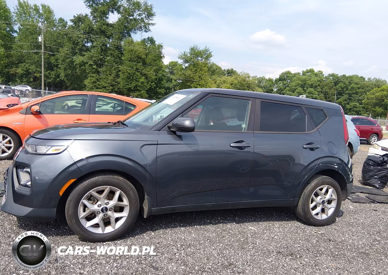 2021 Kia Soul S VIN:KNDJ23AU7M7767293 - 13