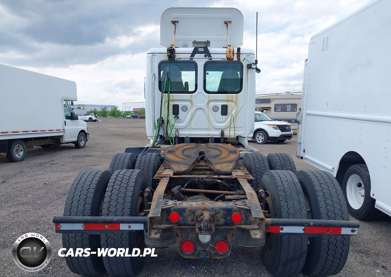 2015 Freightliner Cascadia 113 VIN:1FUJGBDV5FLBW4381 - 15