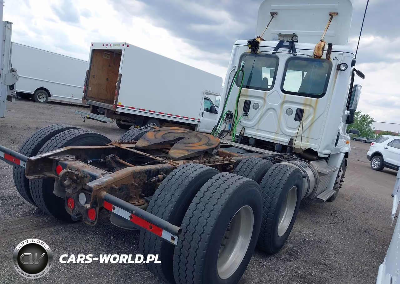 2015 Freightliner Cascadia 113 VIN:1FUJGBDV5FLBW4381 - 4
