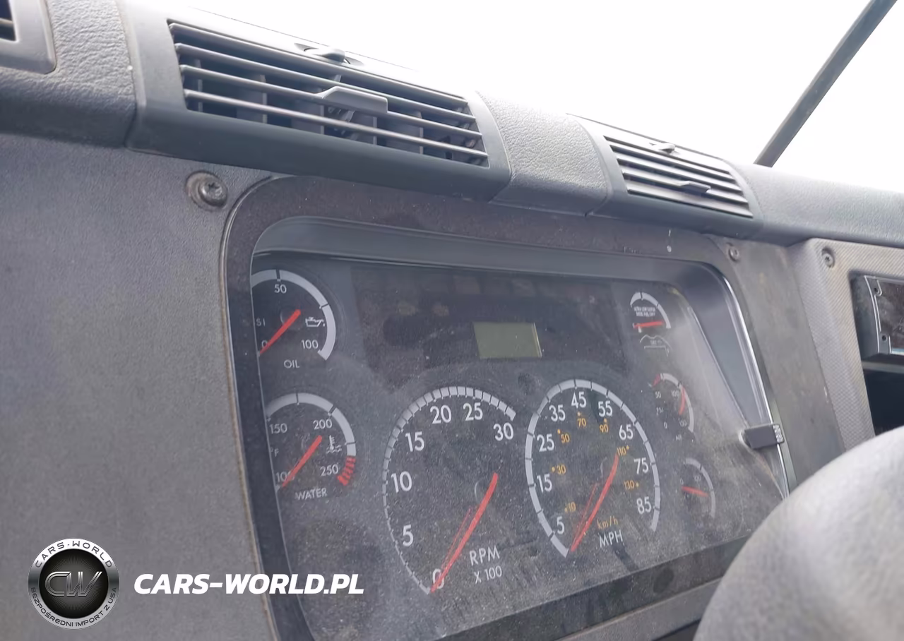 2015 Freightliner Cascadia 113 VIN:1FUJGBDV5FLBW4381 - 5