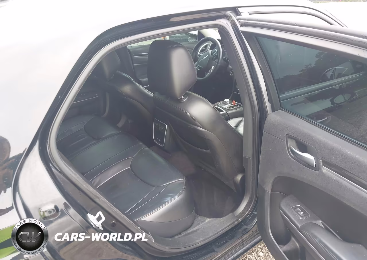 2017 Chrysler 300 Limited VIN:2C3CCAAG5HH663744 - 8