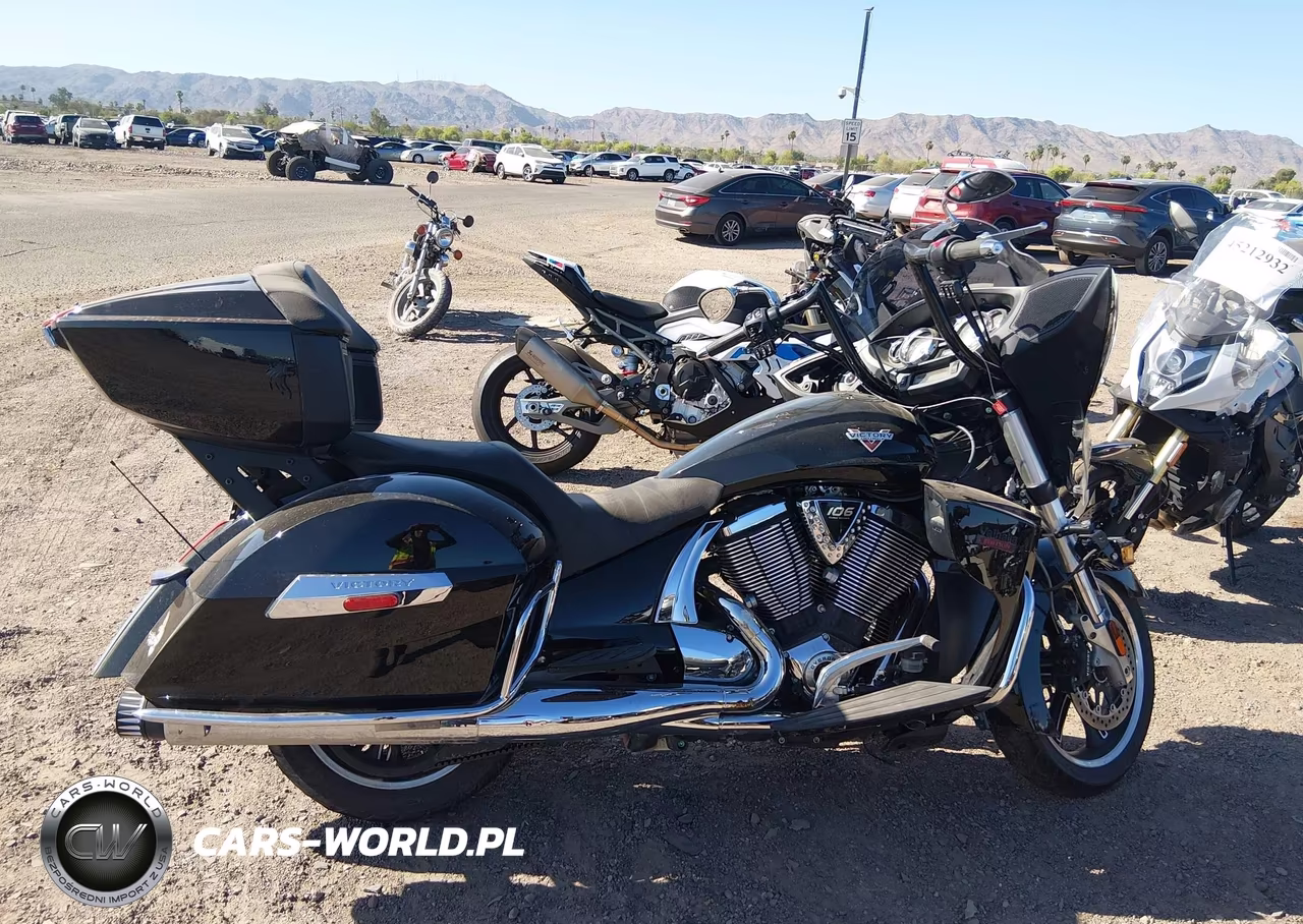2016 Victory Motorcycles Cross Country Tour VIN:5VPTW36N6G3049875 - 12