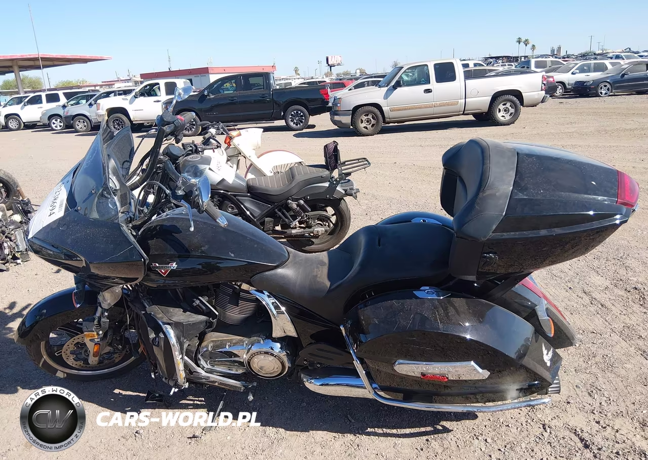 2016 Victory Motorcycles Cross Country Tour VIN:5VPTW36N6G3049875 - 13
