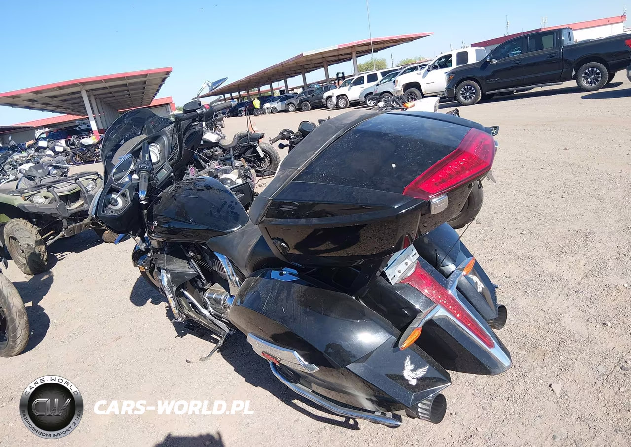 2016 Victory Motorcycles Cross Country Tour VIN:5VPTW36N6G3049875 - 18
