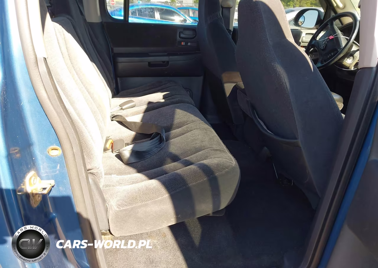 2002 Dodge Dakota Sport VIN:1B7HG38X62S621509 - 8