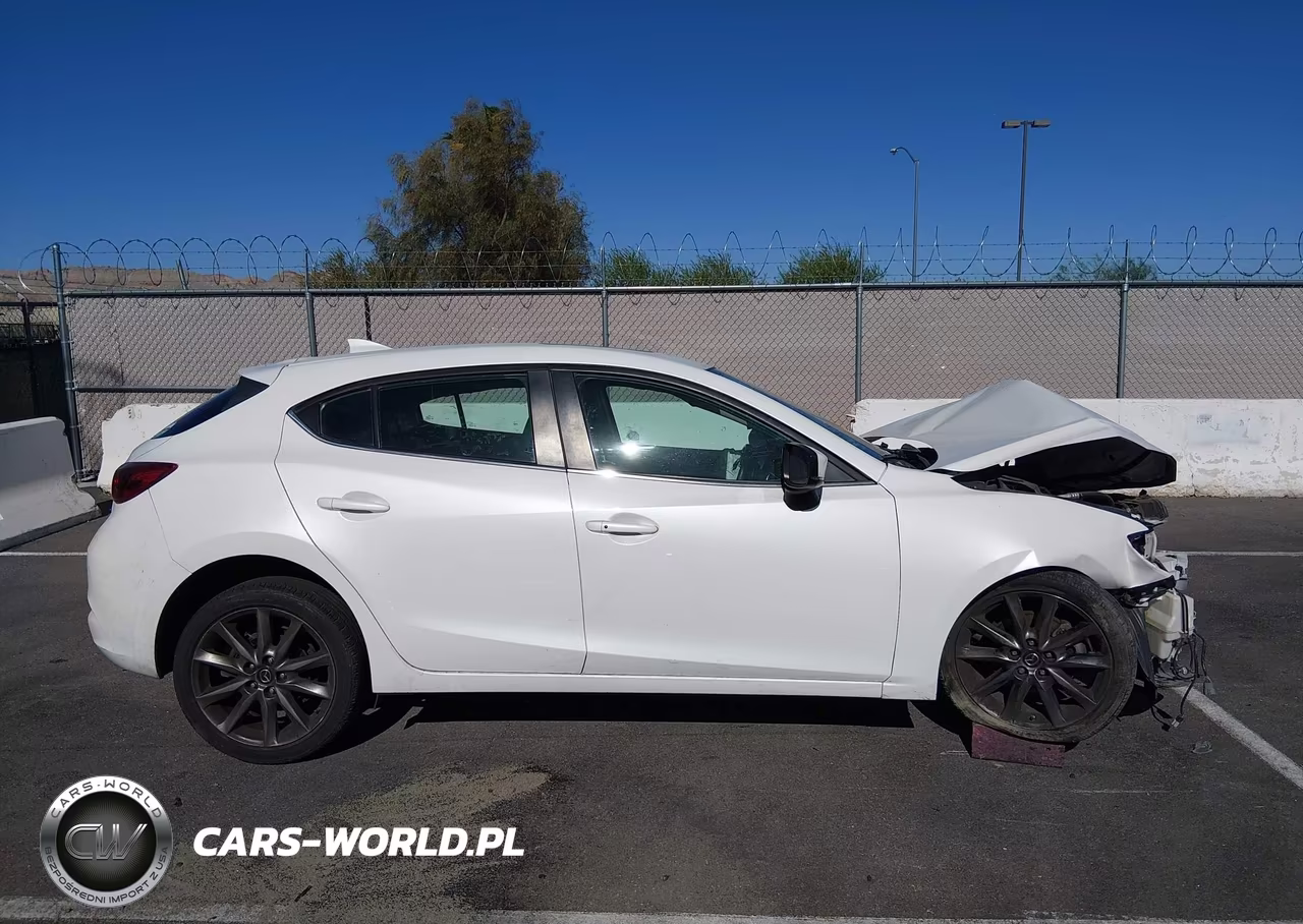 2018 Mazda Mazda3 Grand Touring VIN:3MZBN1M31JM217394 - 14