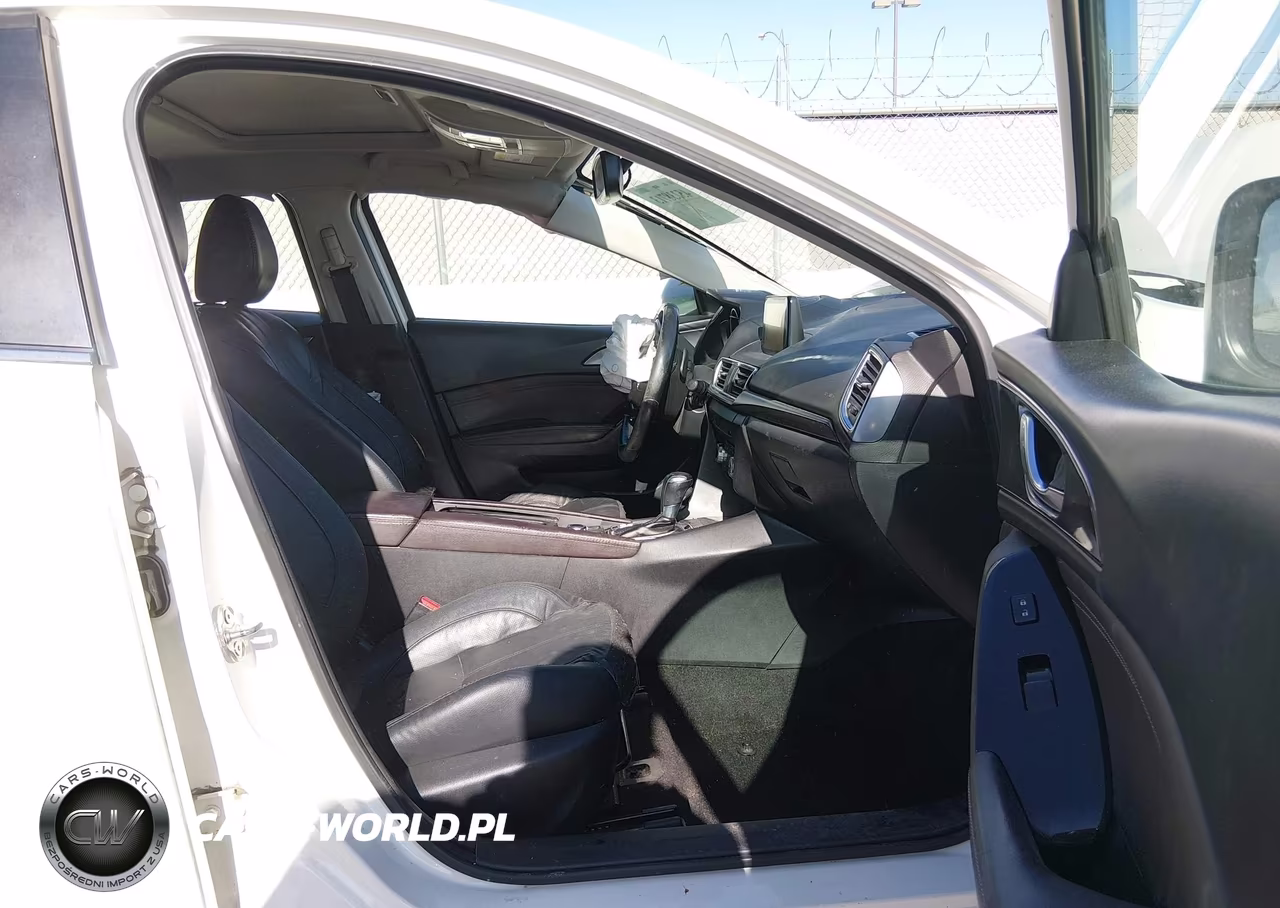 2018 Mazda Mazda3 Grand Touring VIN:3MZBN1M31JM217394 - 5