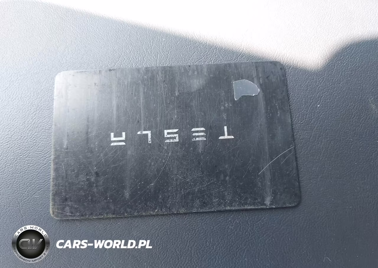 2022 Tesla Model Y Long Range Dual Motor All-Wheel Drive VIN:7SAYGDEEXNA009372 - 11