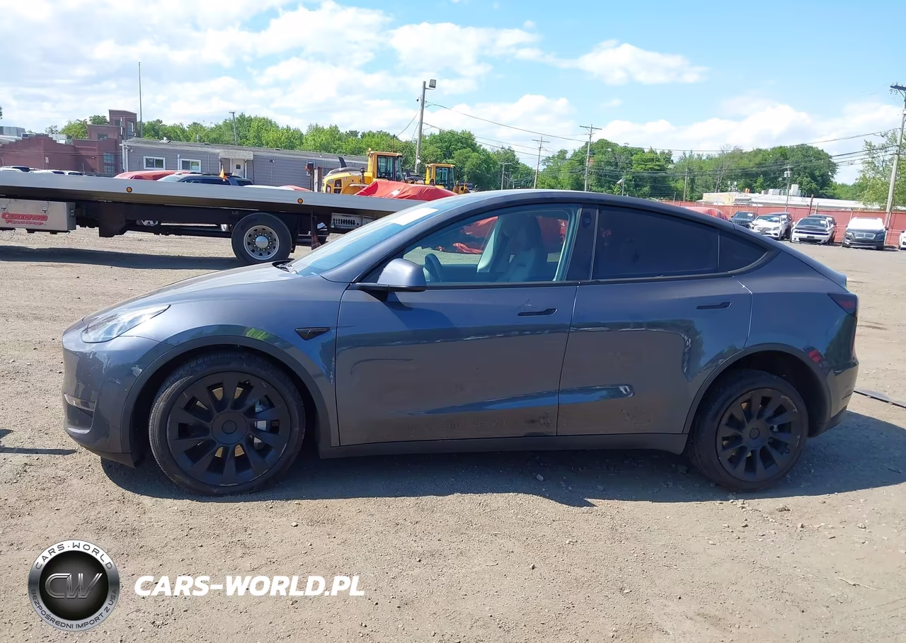 2022 Tesla Model Y Long Range Dual Motor All-Wheel Drive VIN:7SAYGDEEXNA009372 - 14