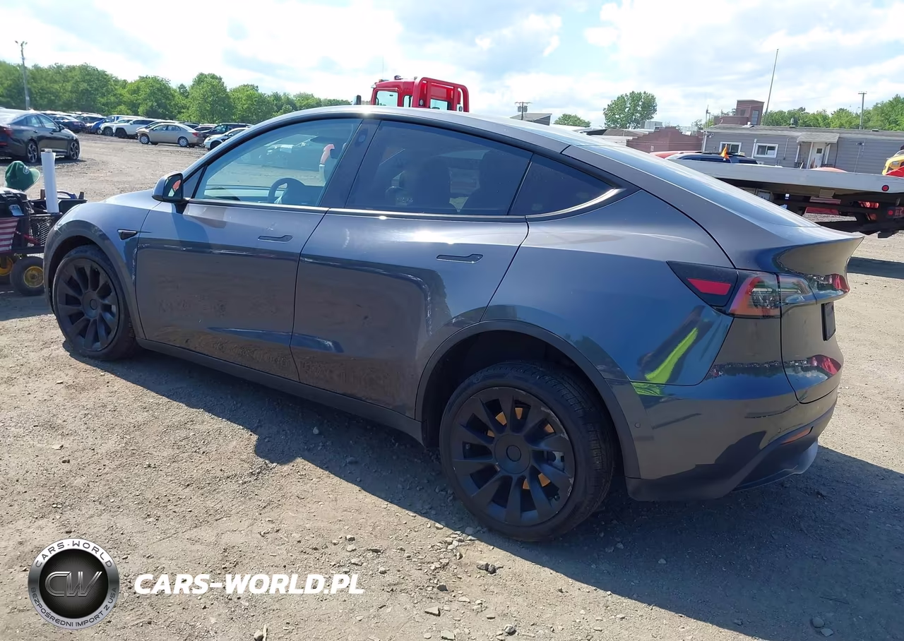 2022 Tesla Model Y Long Range Dual Motor All-Wheel Drive VIN:7SAYGDEEXNA009372 - 3