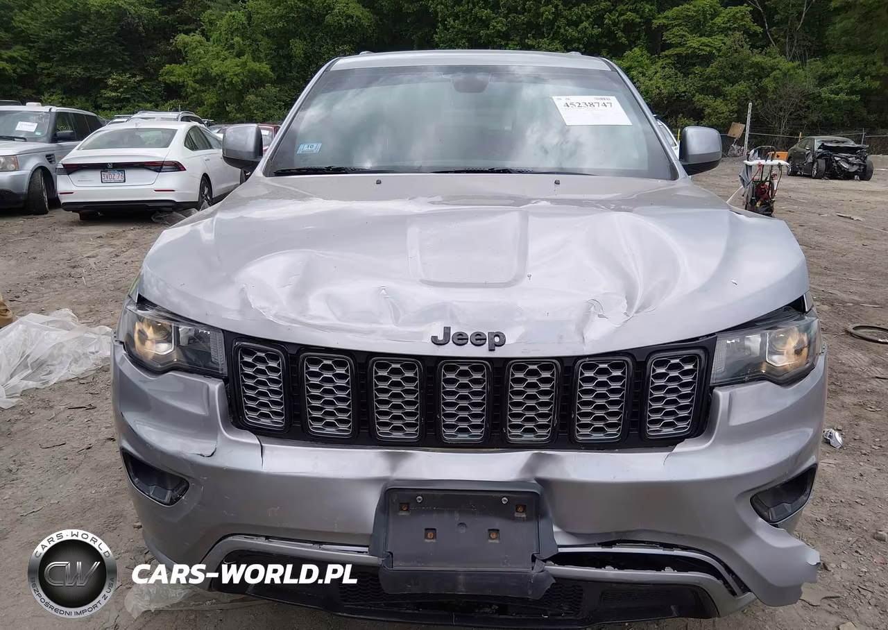 2018 Jeep Grand Cherokee Altitude 4X4 VIN:1C4RJFAG0JC119475 - 12