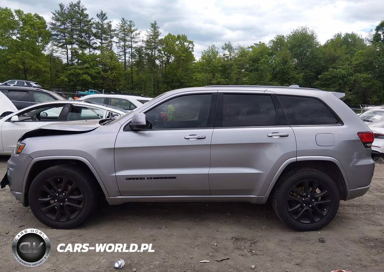 2018 Jeep Grand Cherokee Altitude 4X4 VIN:1C4RJFAG0JC119475 - 14