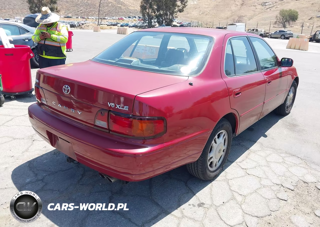 1995 Toyota Camry Xle VIN:JT2GK13E4S0099875 - 4