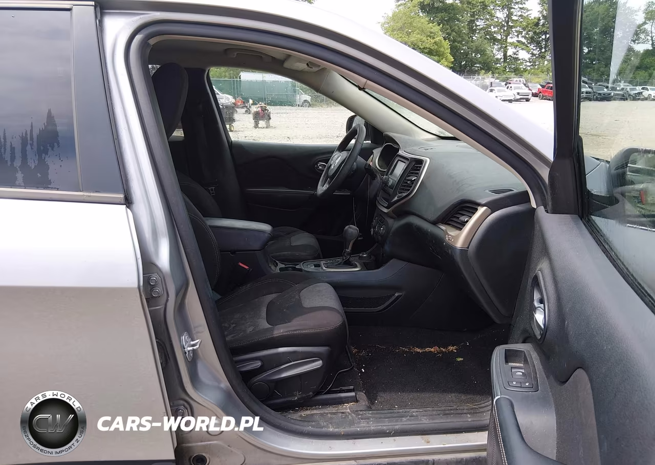 2016 Jeep Cherokee Sport VIN:1C4PJMAB8GW226961 - 5