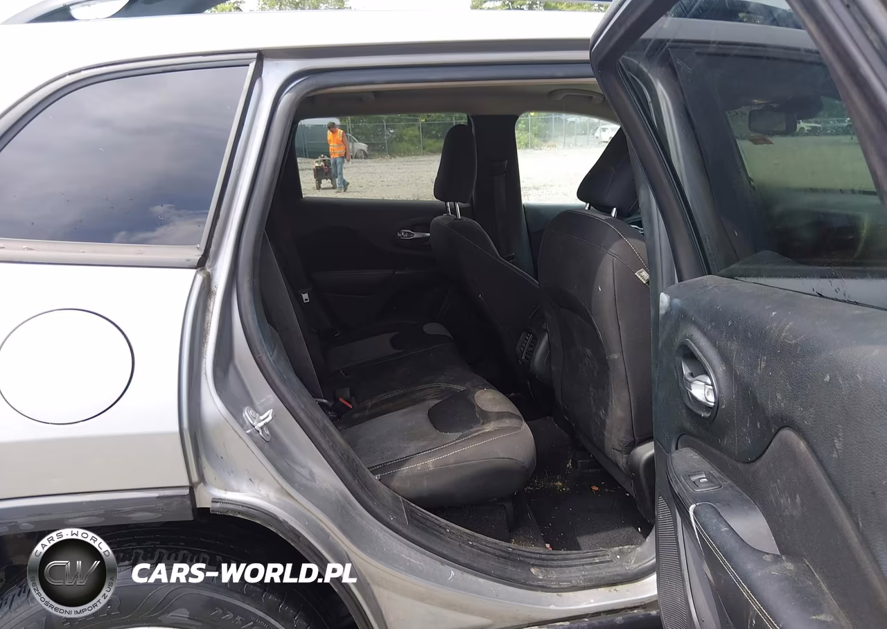 2016 Jeep Cherokee Sport VIN:1C4PJMAB8GW226961 - 8