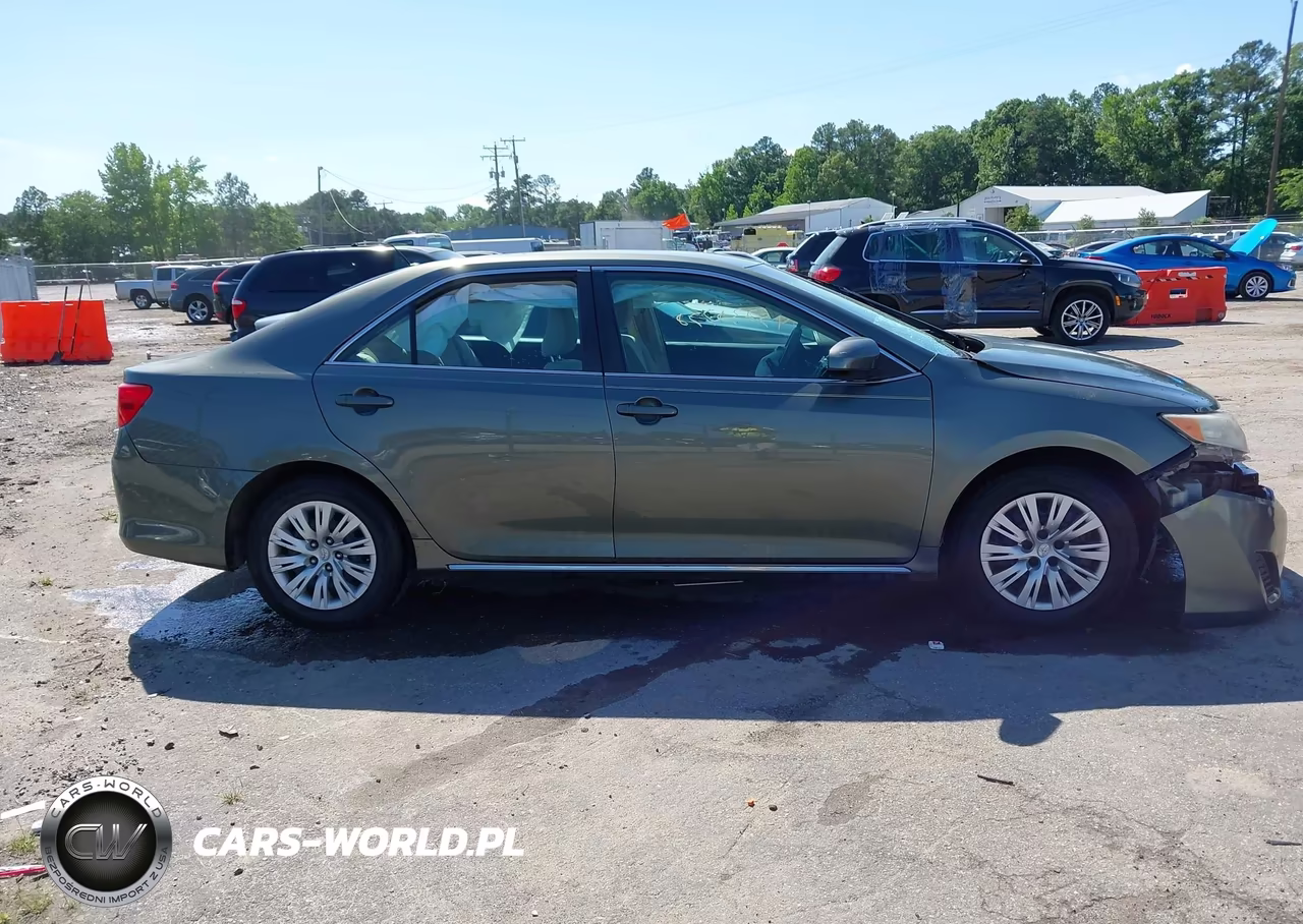 2014 Toyota Camry Le VIN:4T4BF1FK2ER438140 - 13