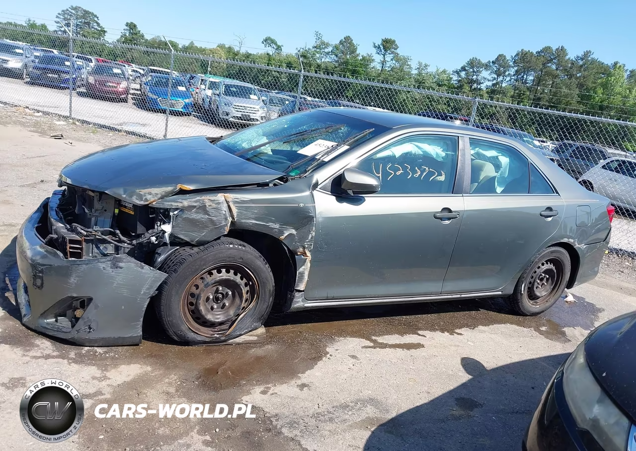 2014 Toyota Camry Le VIN:4T4BF1FK2ER438140 - 14