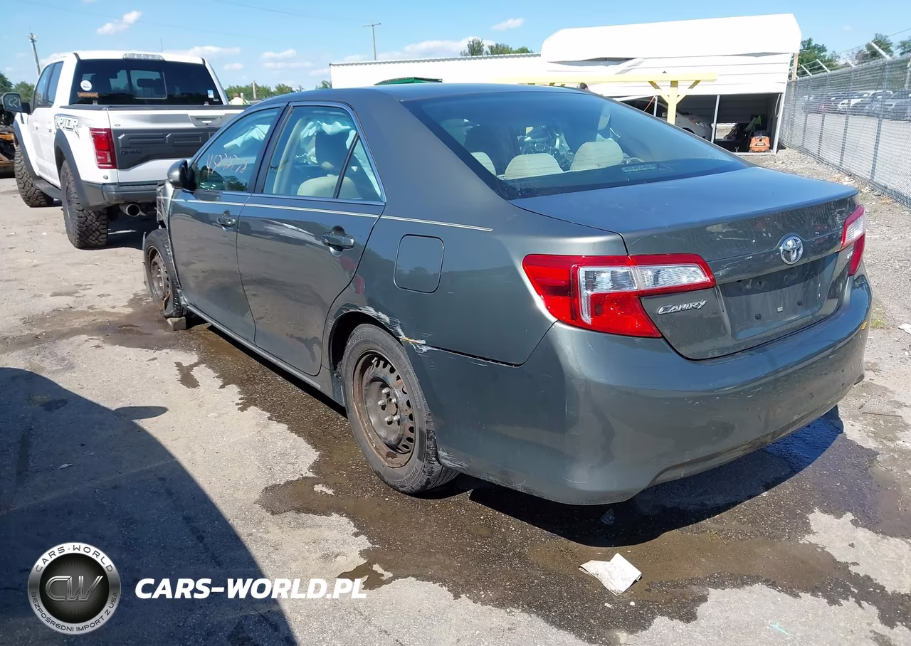 2014 Toyota Camry Le VIN:4T4BF1FK2ER438140 - 3
