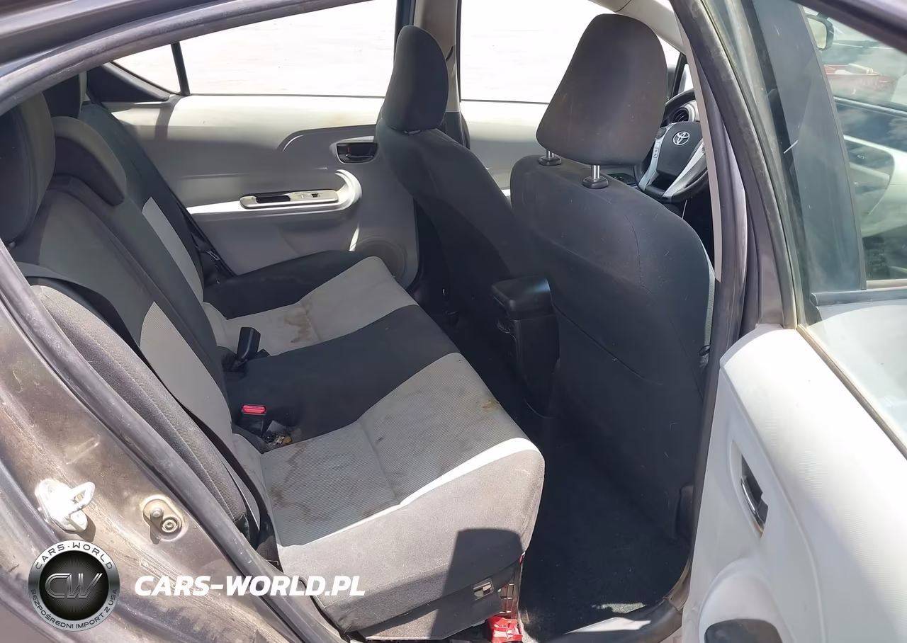 2012 Toyota Prius C Two VIN:JTDKDTB35C1526841 - 8