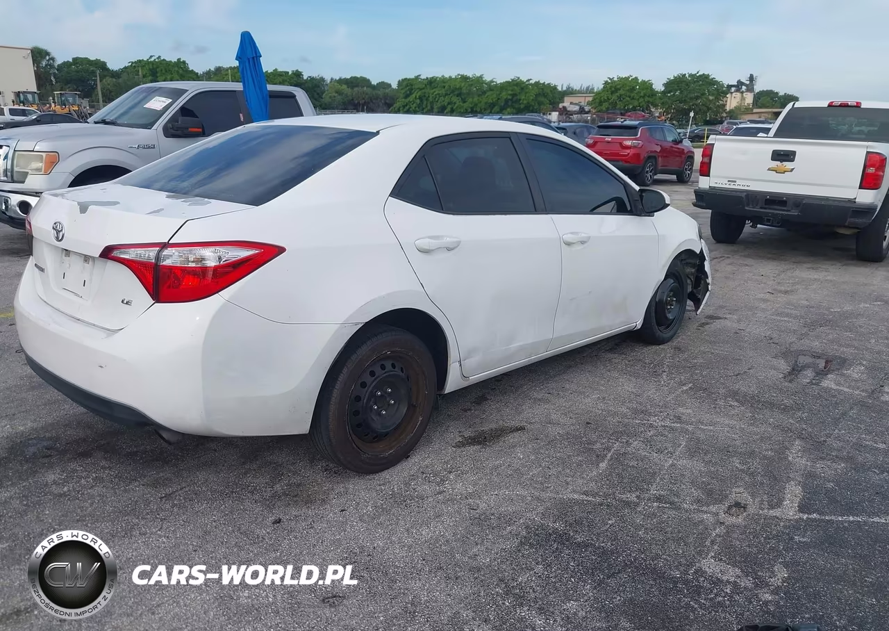 2016 Toyota Corolla Le VIN:5YFBURHE0GP520149 - 4