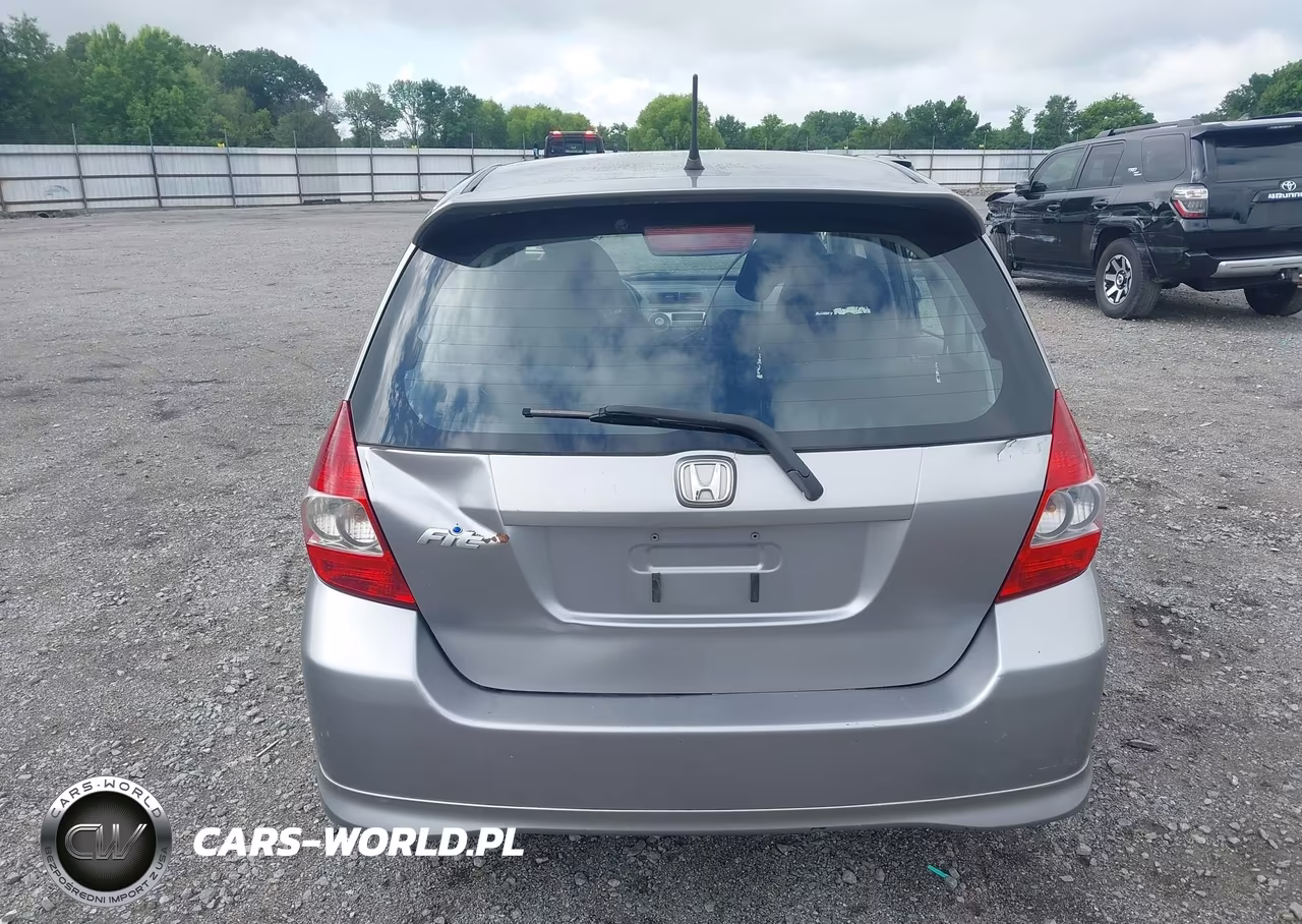 2008 Honda Fit Sport VIN:JHMGD38658S058620 - 16