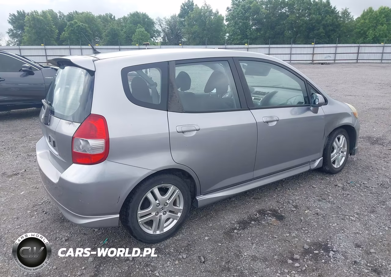2008 Honda Fit Sport VIN:JHMGD38658S058620 - 4