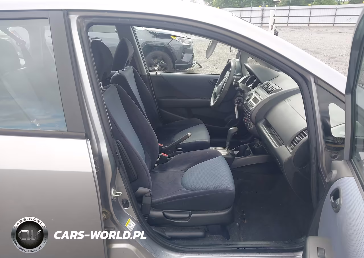 2008 Honda Fit Sport VIN:JHMGD38658S058620 - 5