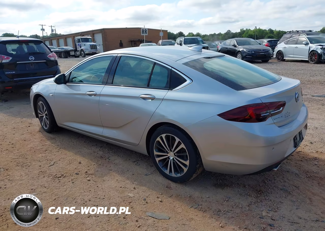 2018 Buick Regal Sportback Essence VIN:W04GR6SX5J1080158 - 3