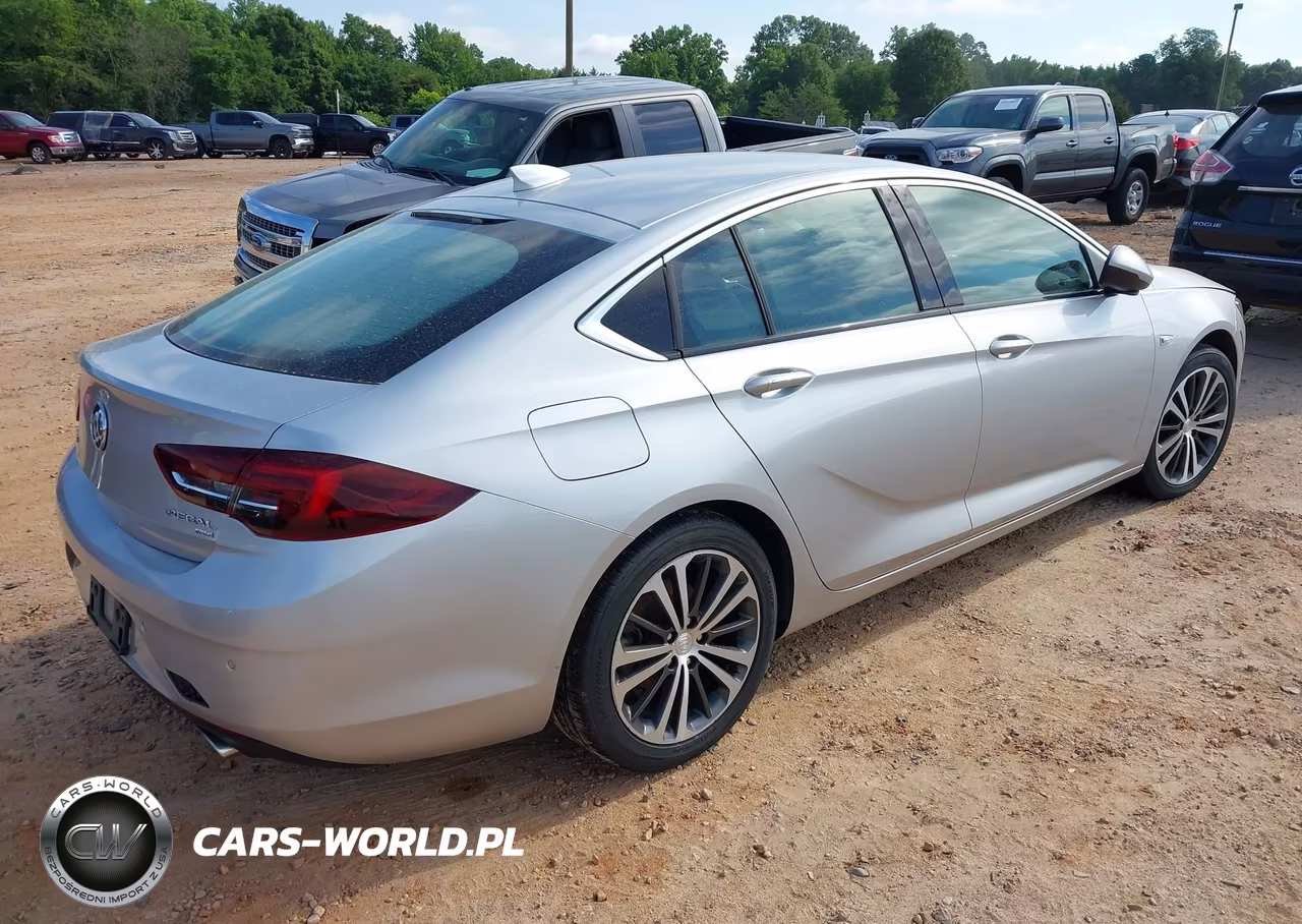 2018 Buick Regal Sportback Essence VIN:W04GR6SX5J1080158 - 4