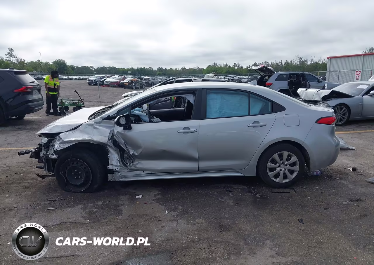 2022 Toyota Corolla Le VIN:5YFEPMAE7NP352153 - 13