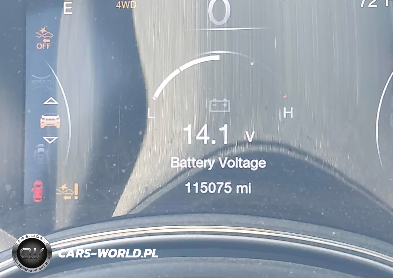 2018 Jeep Grand Cherokee High Altitude 4X4 VIN:1C4RJFCG4JC326996 - 15