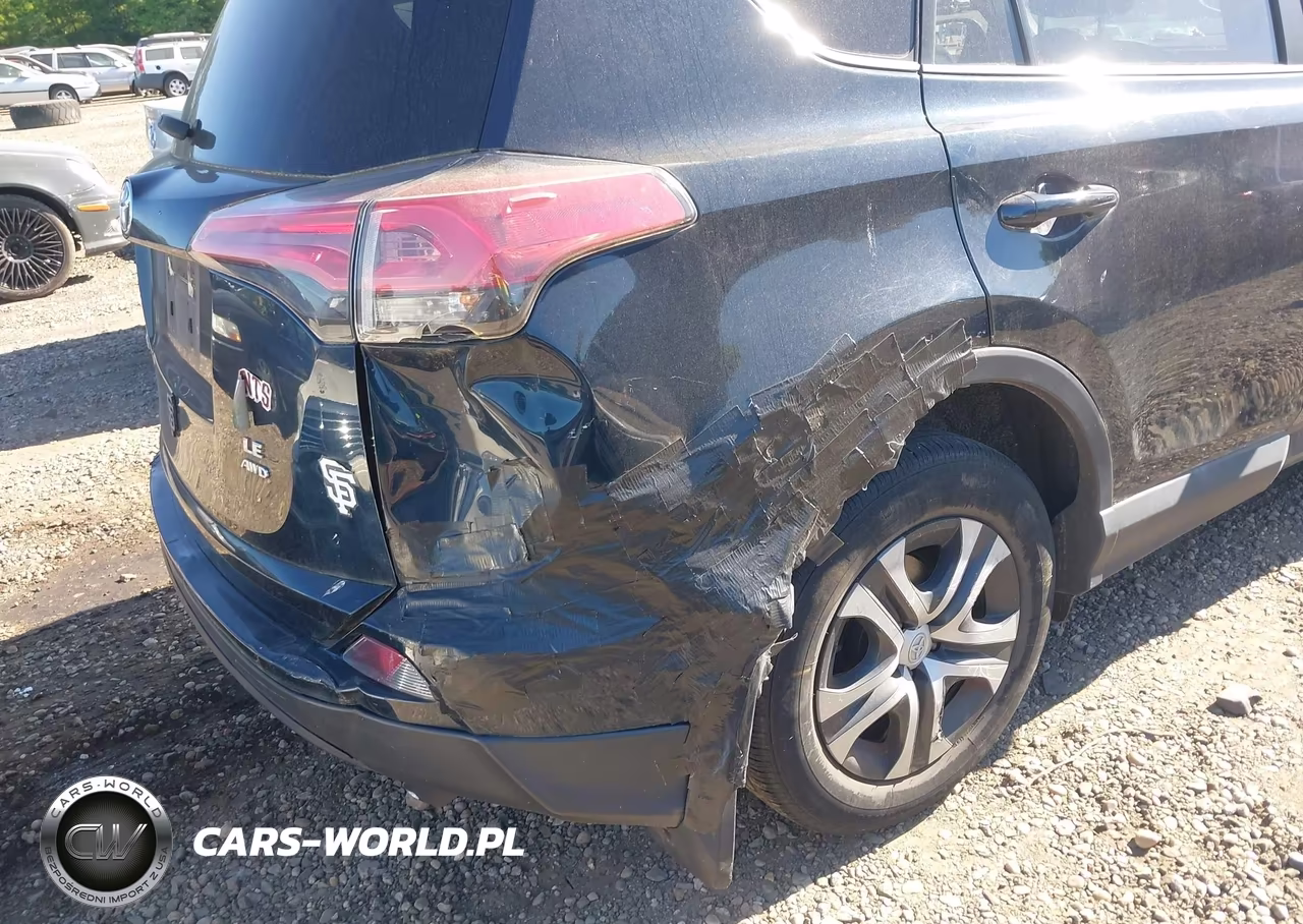 2018 Toyota Rav4 Le VIN:2T3BFREVXJW770235 - 17