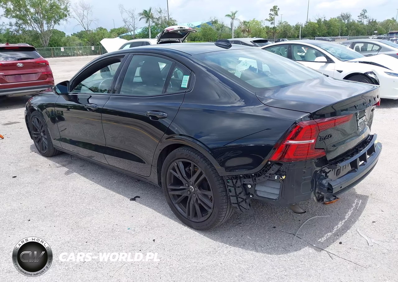 2024 Volvo S60 B5 Plus Black Edition VIN:7JRL12FHXRG305739 - 3