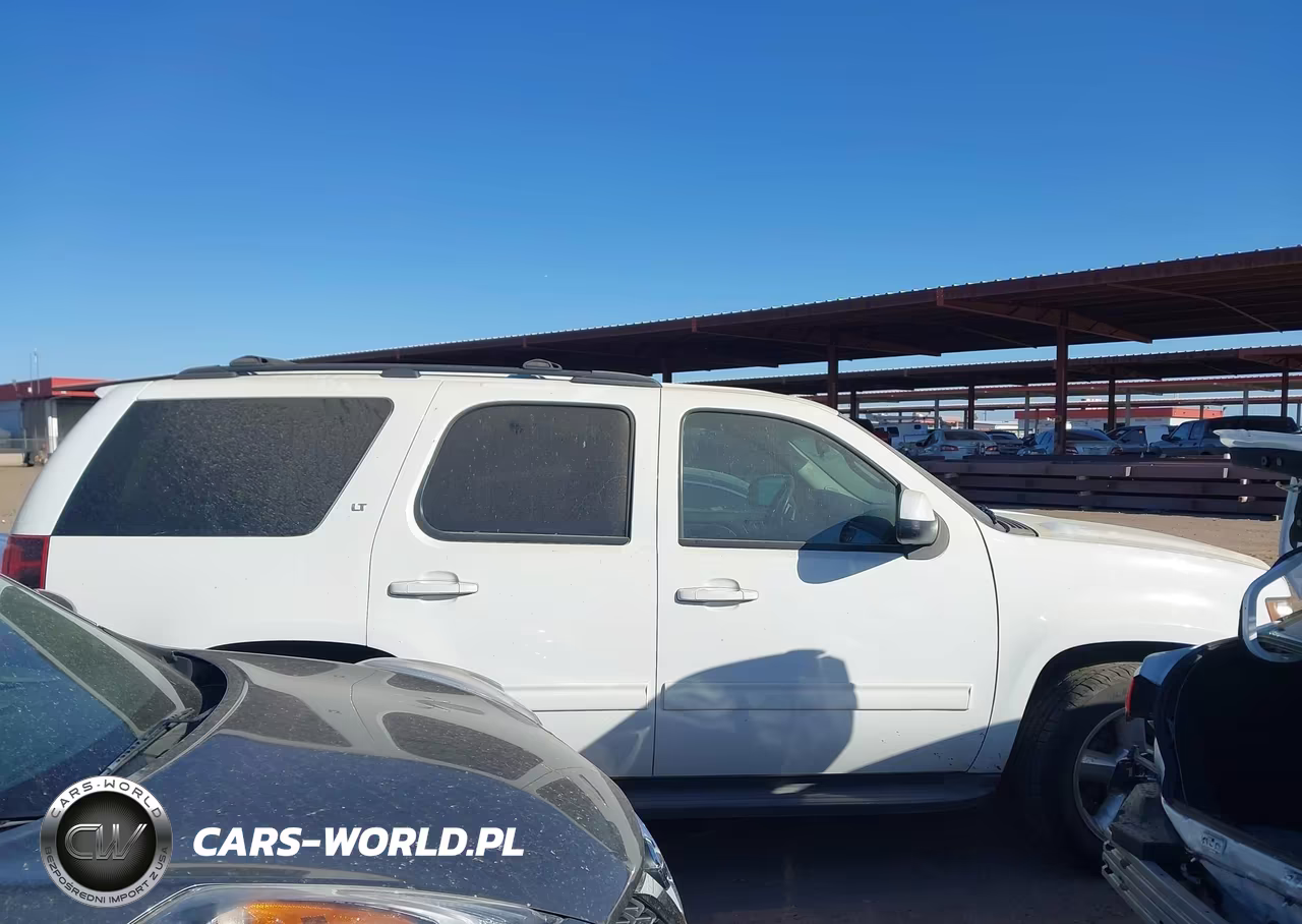2011 Chevrolet Tahoe Lt VIN:1GNSCBE00BR402210 - 13