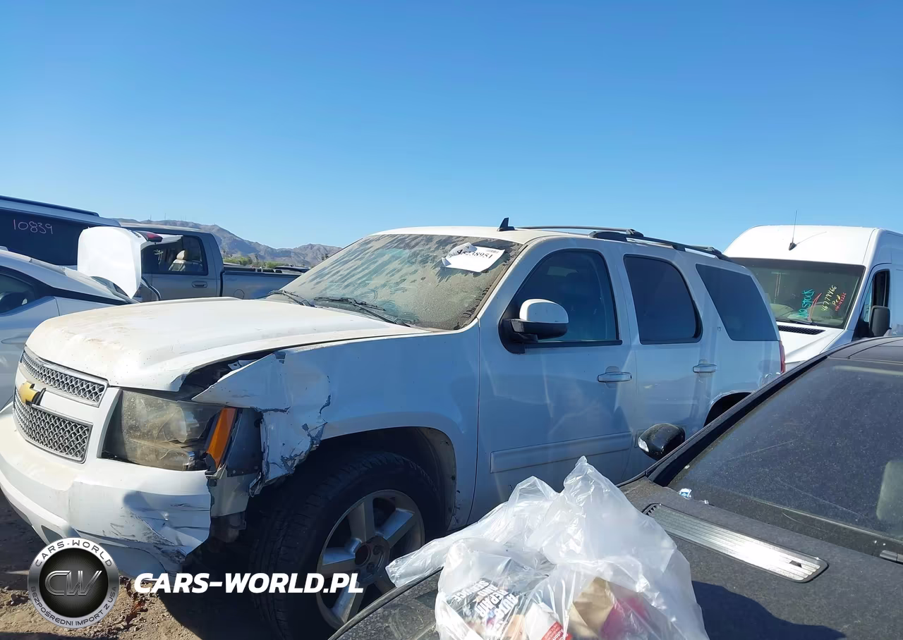 2011 Chevrolet Tahoe Lt VIN:1GNSCBE00BR402210 - 14