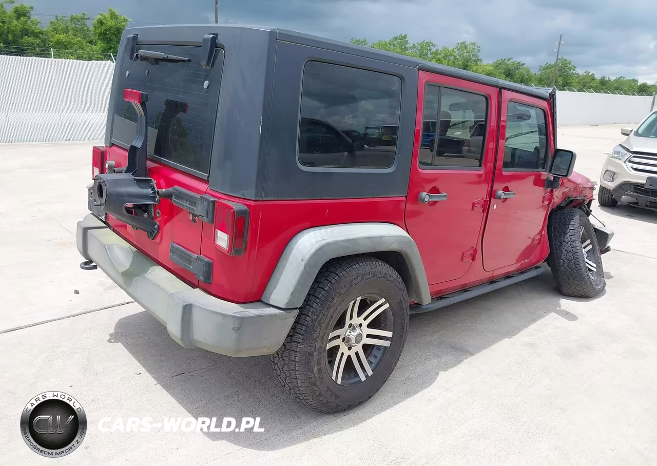 2010 Jeep Wrangler Unlimited Sport VIN:1J4BB3H12AL145567 - 4