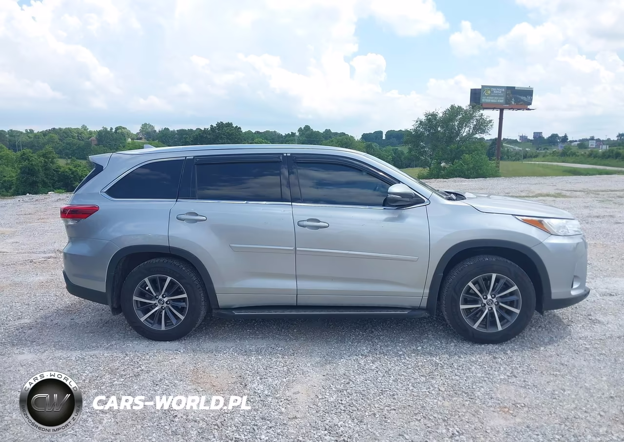 2017 Toyota Highlander Xle VIN:5TDJZRFH0HS442748 - 13
