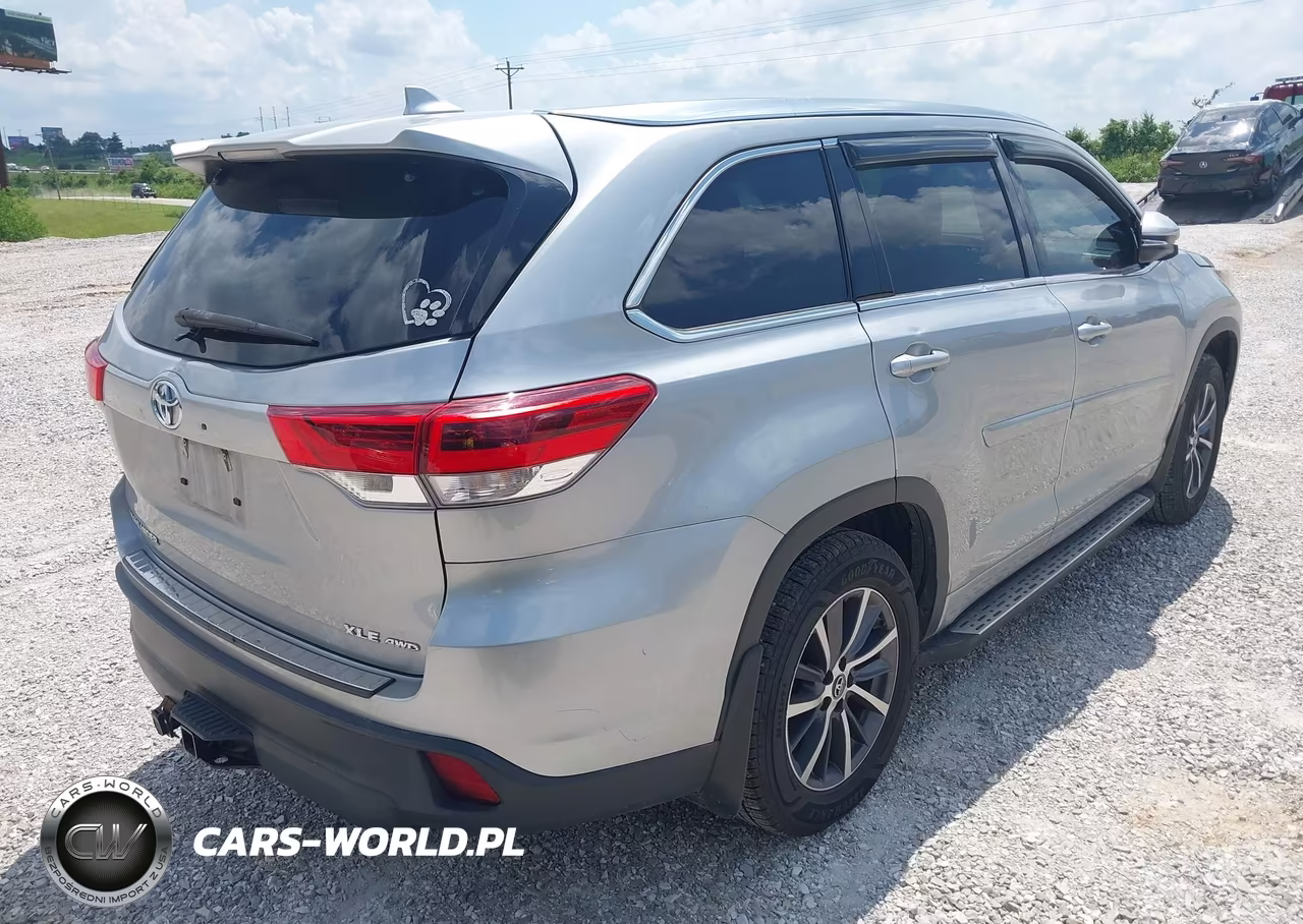 2017 Toyota Highlander Xle VIN:5TDJZRFH0HS442748 - 4