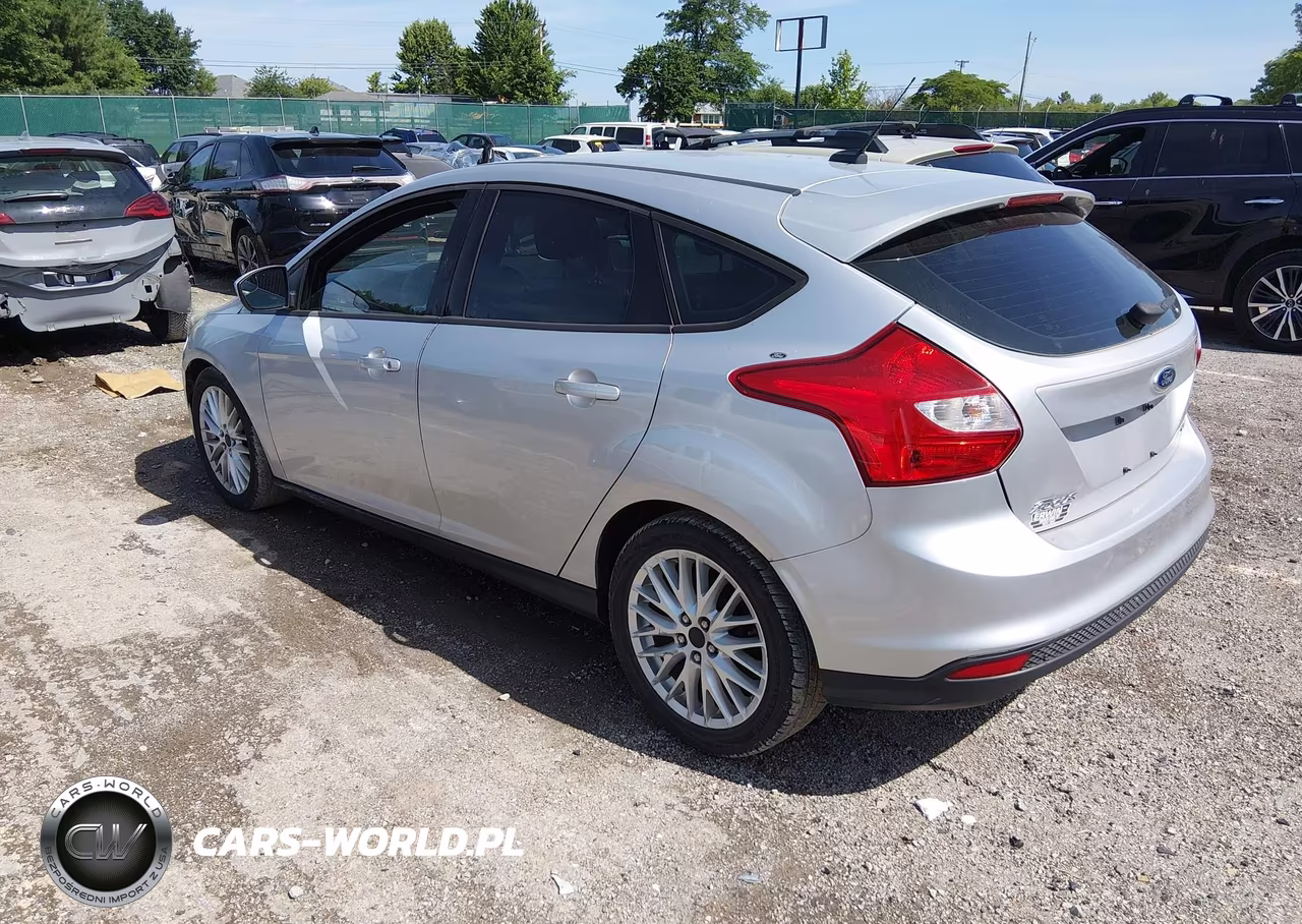 2012 Ford Focus Se VIN:1FAHP3K26CL328921 - 3
