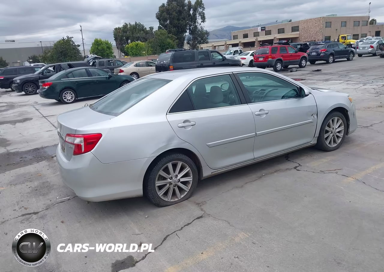 2012 Toyota Camry Xle VIN:4T4BF1FK8CR161605 - 4