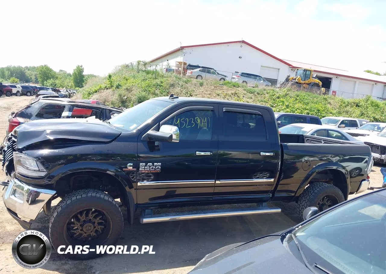 2013 Ram 2500 Laramie VIN:3C6UR5FL3DG607850 - 14