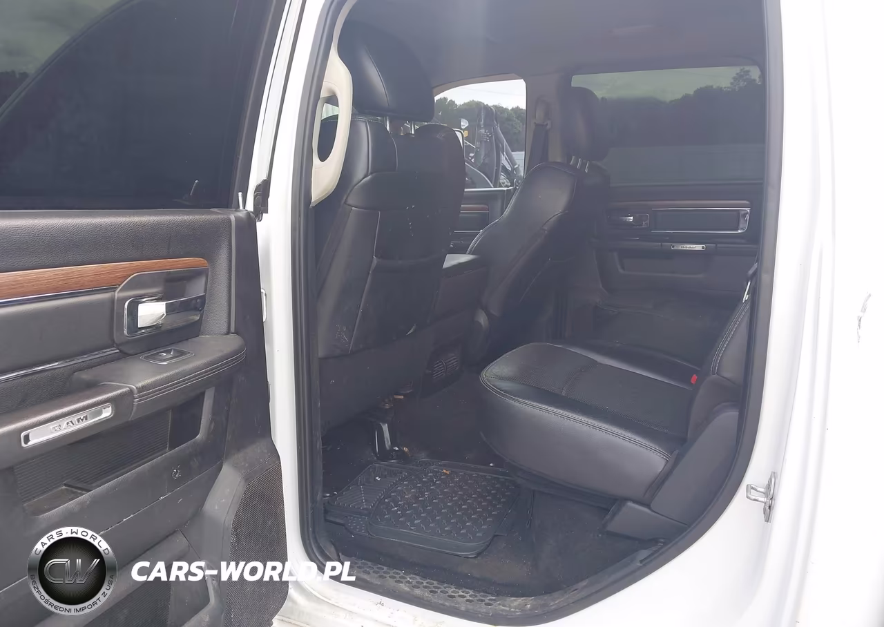 2015 Ram 3500 Laramie VIN:3C63RRJL1FG512989 - 7