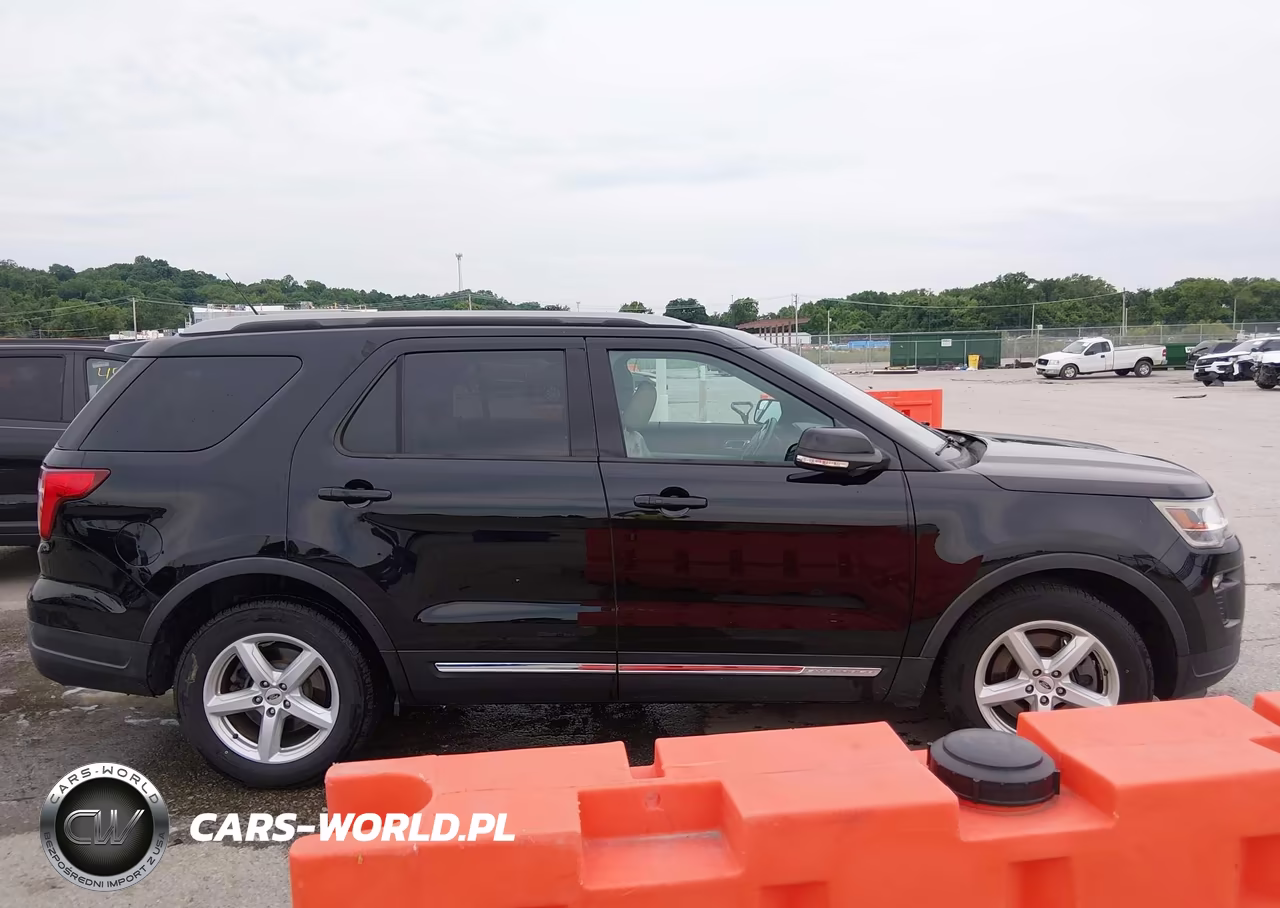 2018 Ford Explorer Xlt VIN:1FM5K7D82JGA11823 - 13