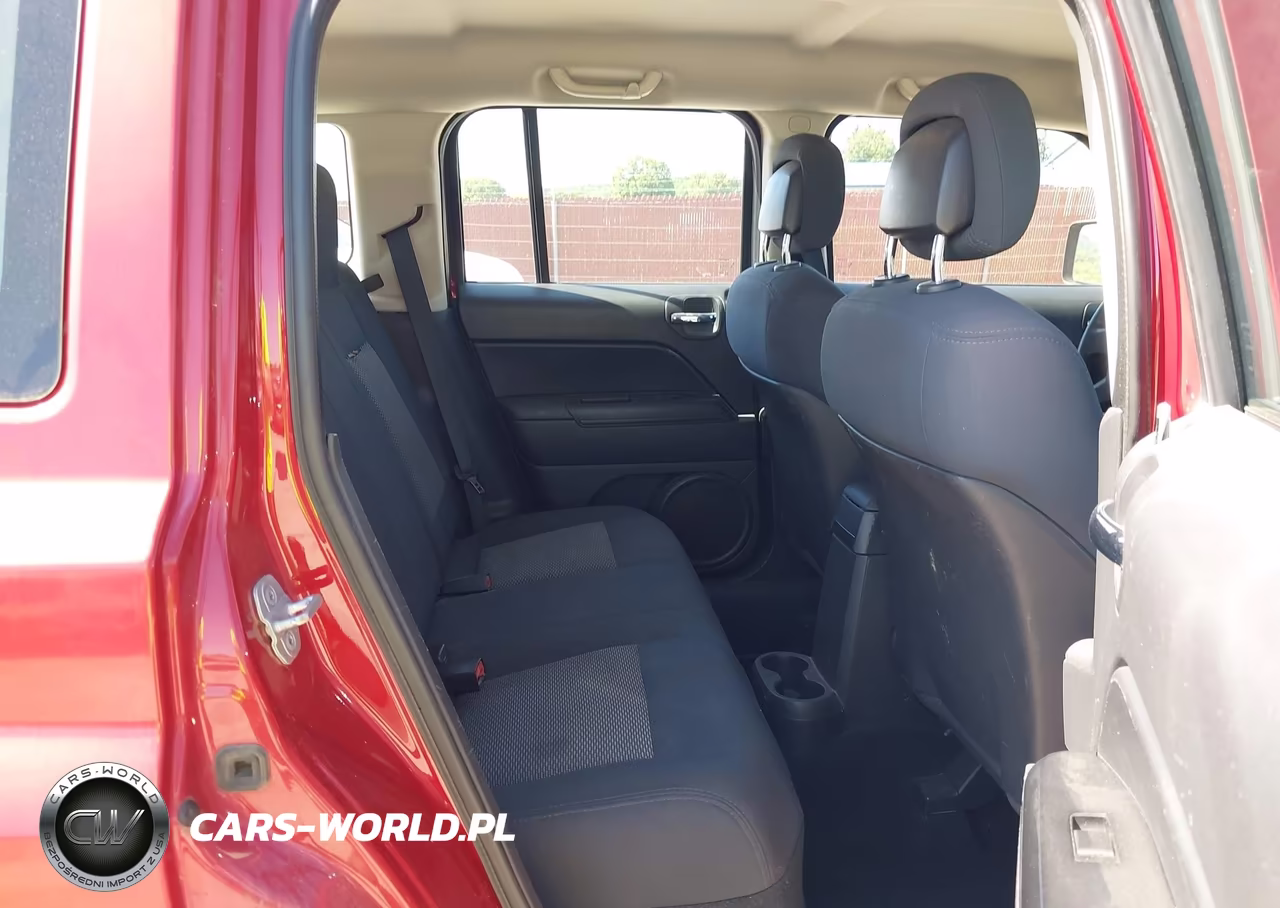 2010 Jeep Patriot Sport VIN:1J4NF2GB8AD629095 - 8