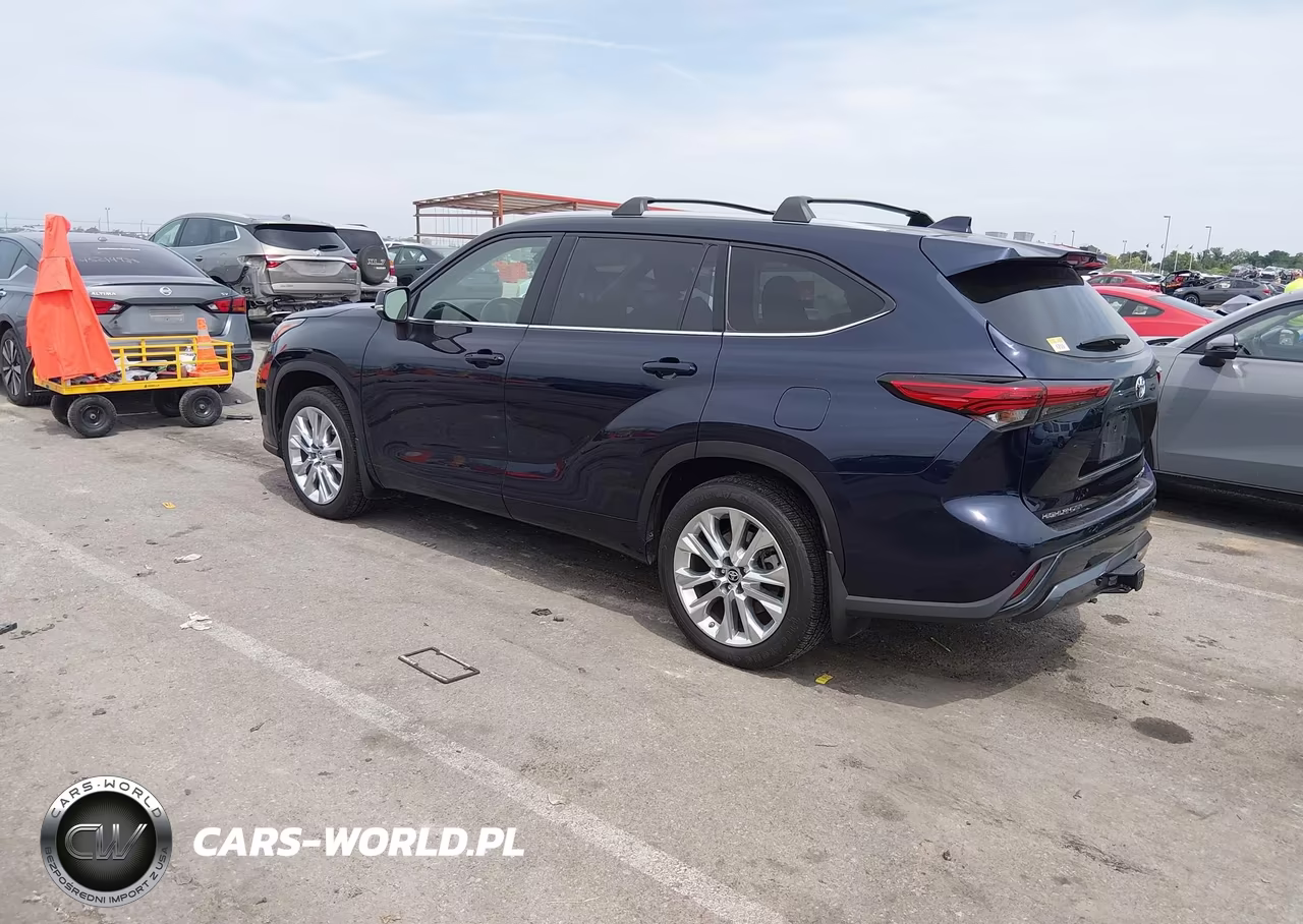 2022 Toyota Highlander Limited VIN:5TDDZRBH6NS182676 - 3