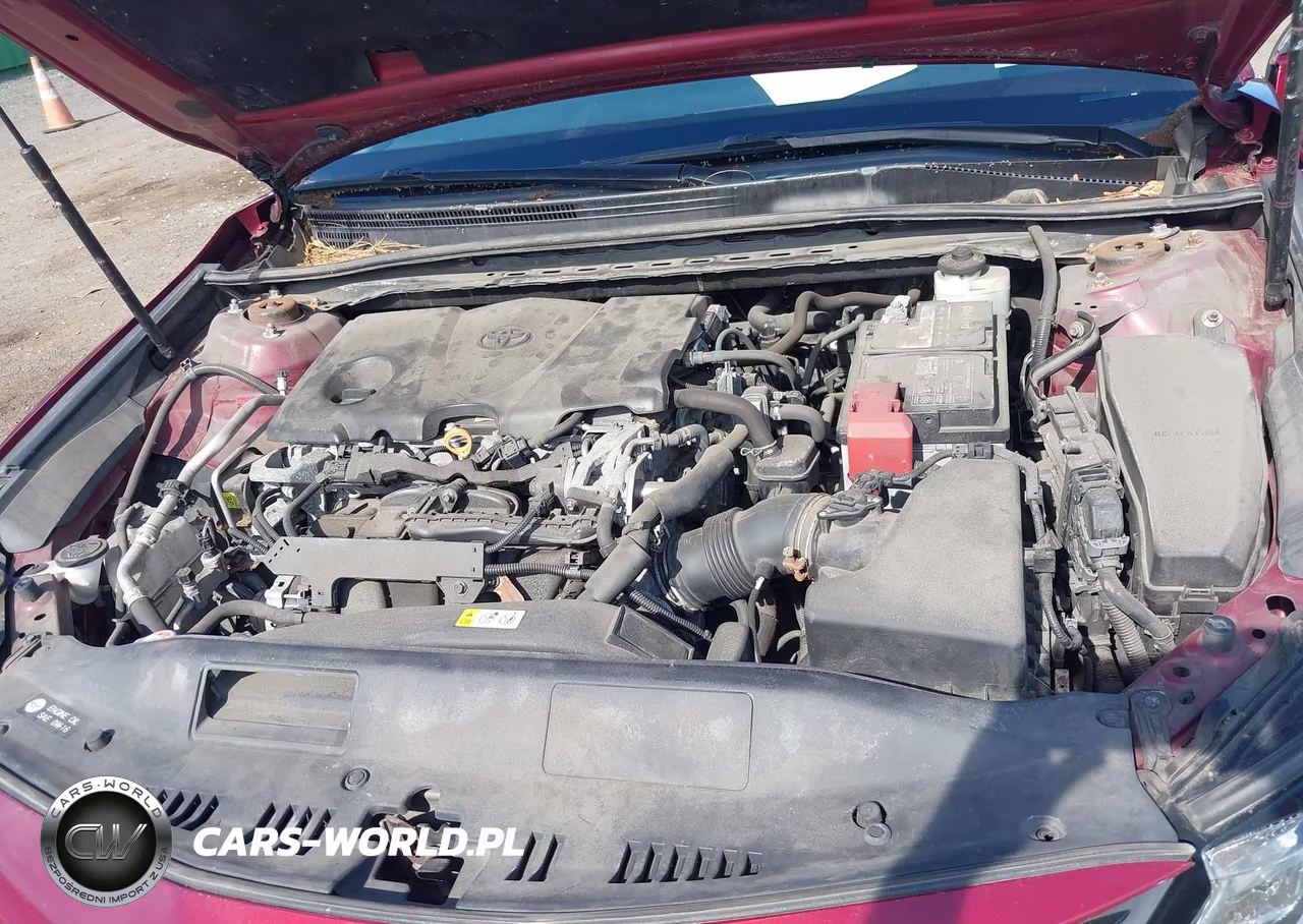 2018 Toyota Camry Le VIN:4T1B11HK3JU633888 - 10